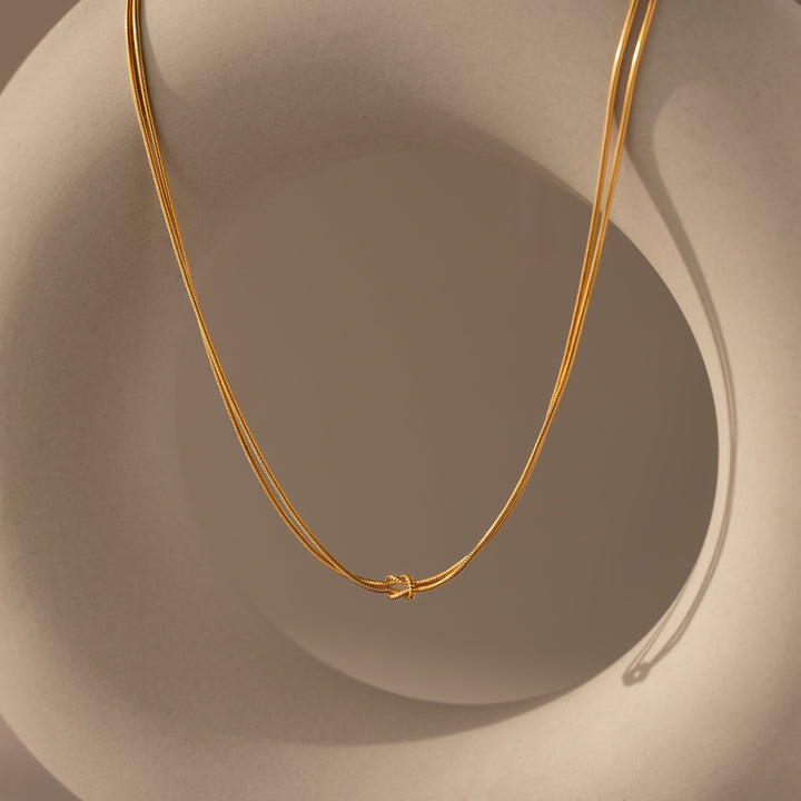 Love Knot Chain Necklace in 18K Gold