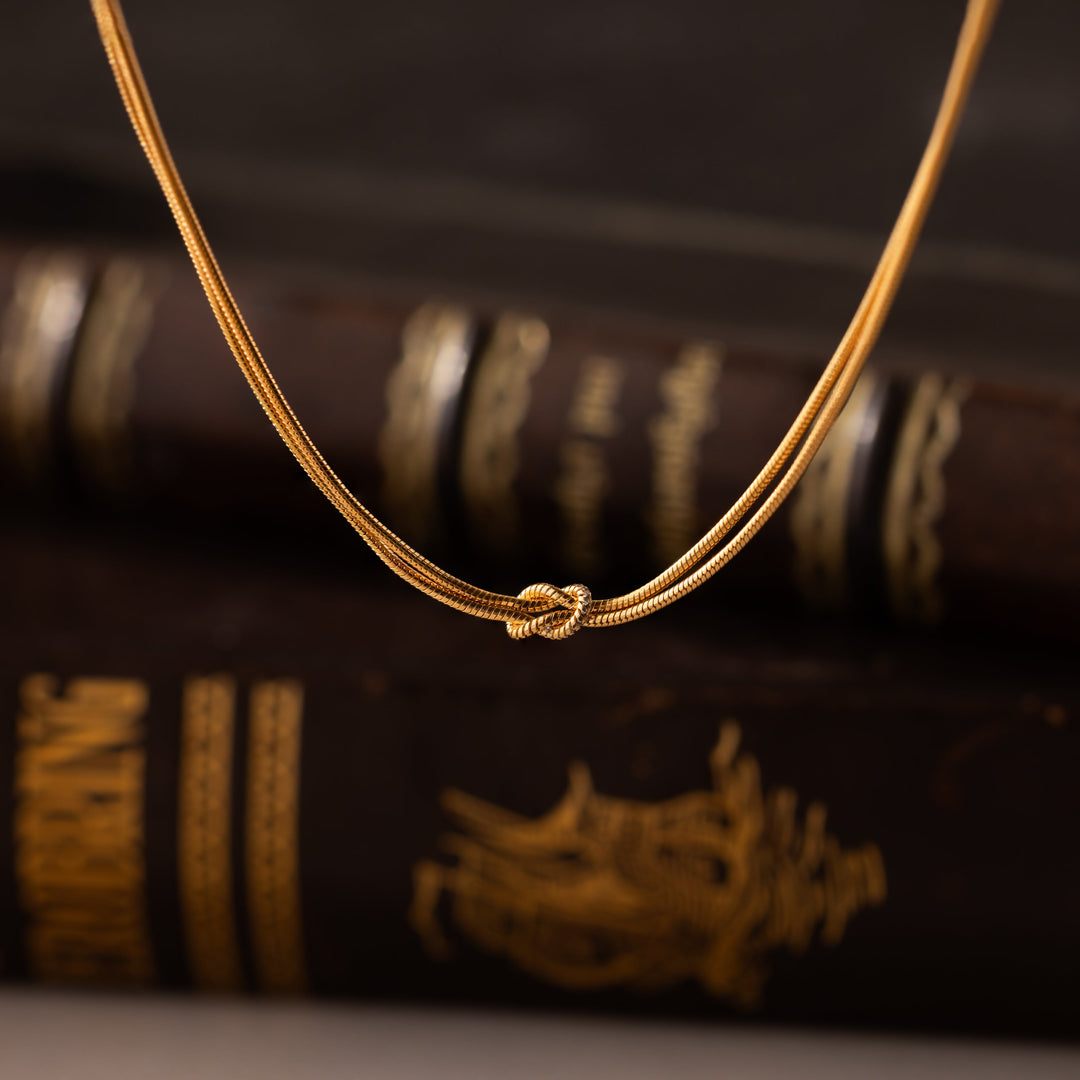 Love Knot Chain Necklace in 18K Gold