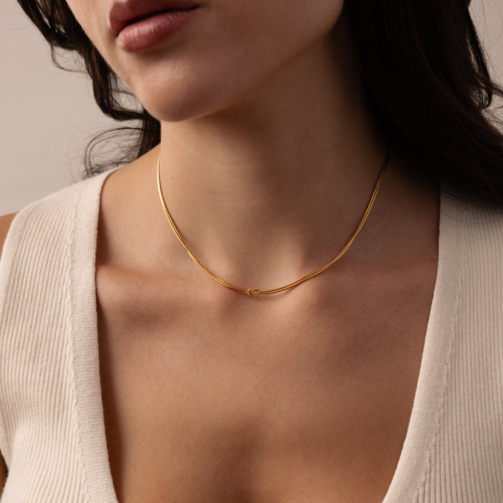 Love Knot Chain Necklace in 18K Gold